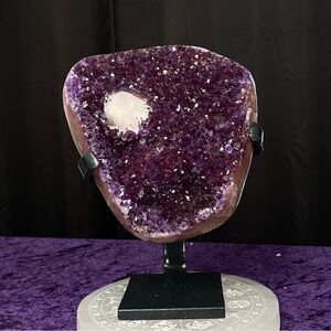 Miami Stalactite Amethyst Statement
Piece 💜🤍💜